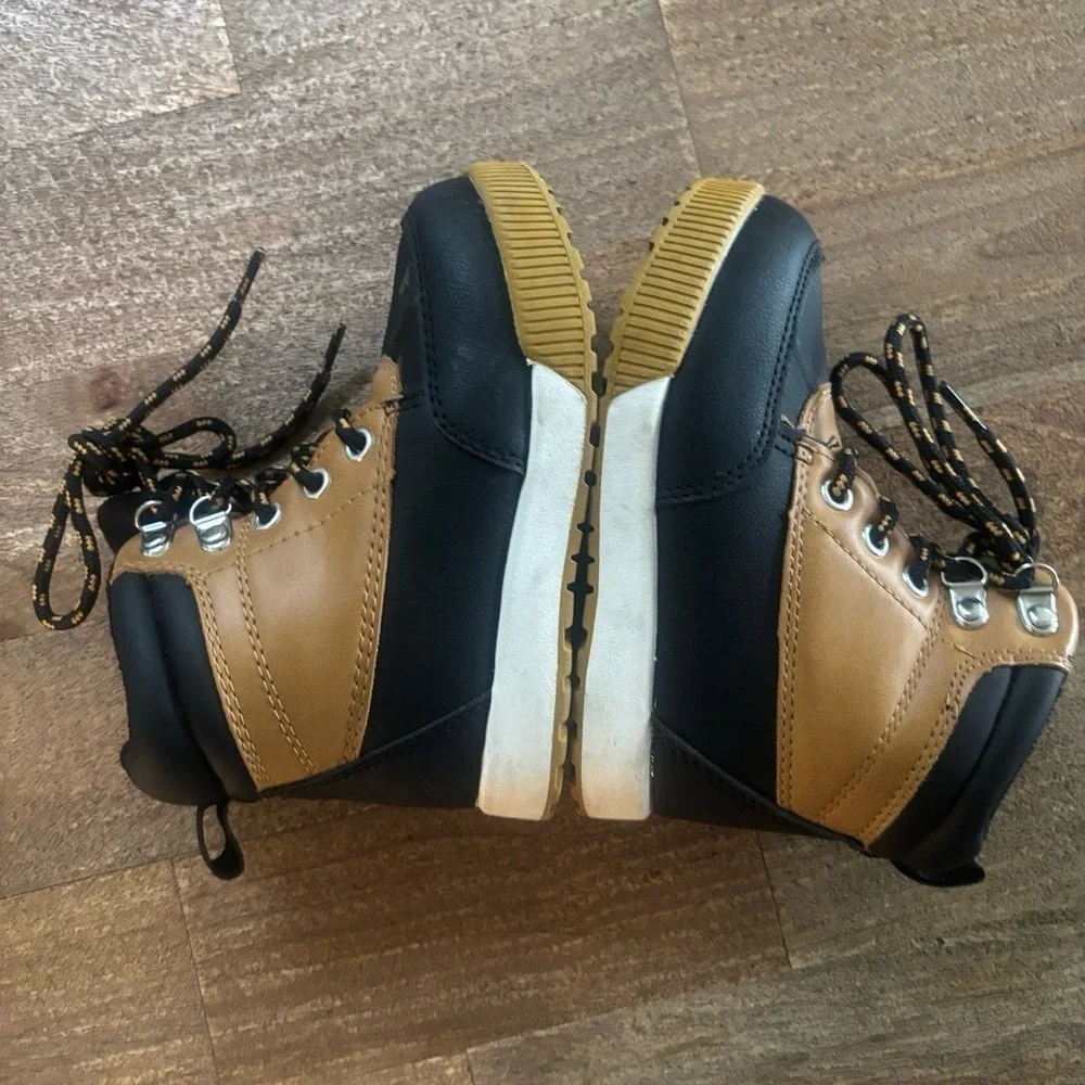 Wonder Nation Kids snow boots size‎ 8